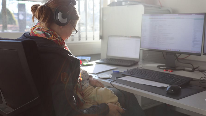 Vereinbarkeit von Beruf und Familie vorleben | Arbeiten mit Kleinkind an der Universität Vechta